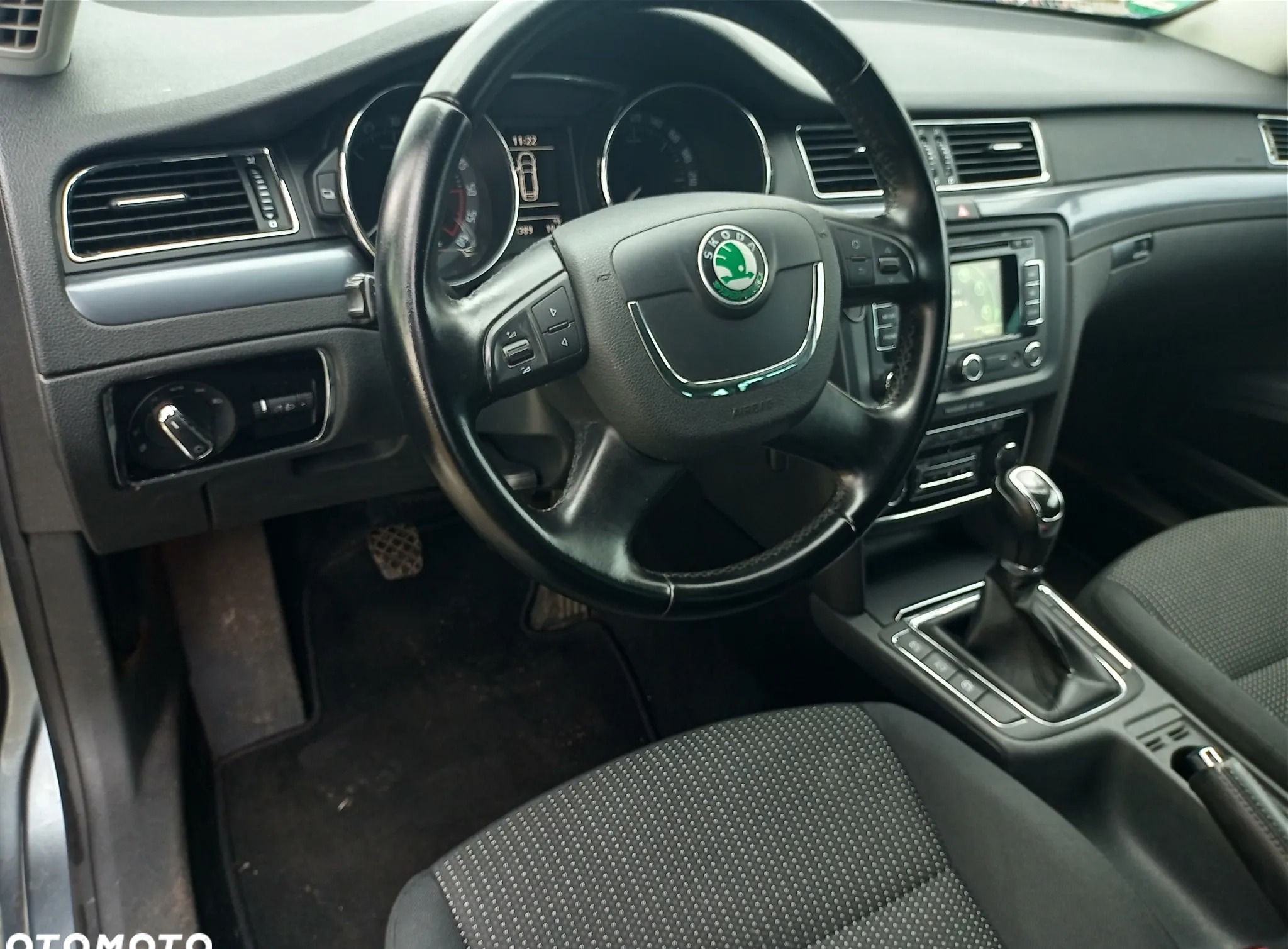 Skoda Superb cena 24200 przebieg: 218000, rok produkcji 2011 z Świdwin małe 137